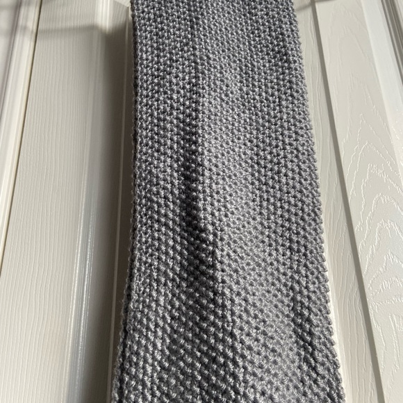 Grey hand knit tassel scarf - Picture 3 of 4
